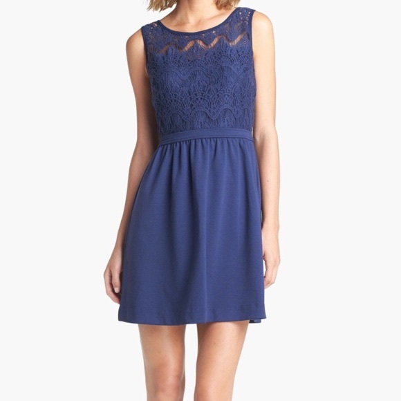 Lilly Pulitzer Dresses & Skirts - Lily Pulitzer Rhea Navy Lace Bodice Dress